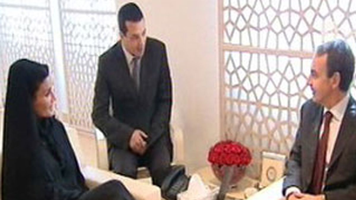 Zapatero se reúne con mujer del emir de Qatar