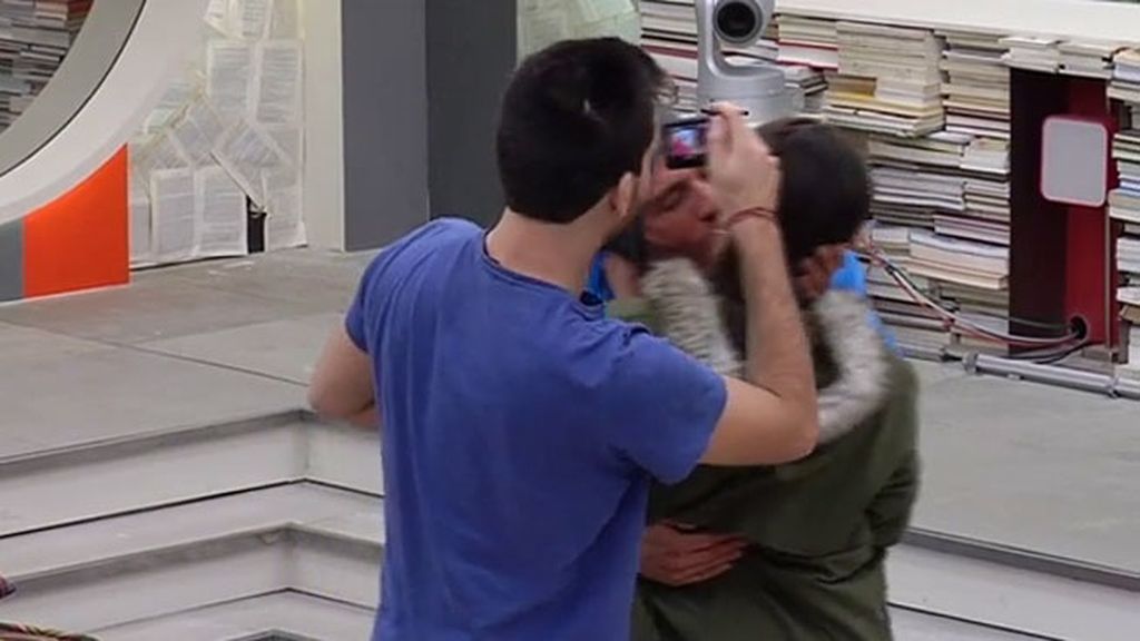 Besos, posturas y mucha tensión sexual