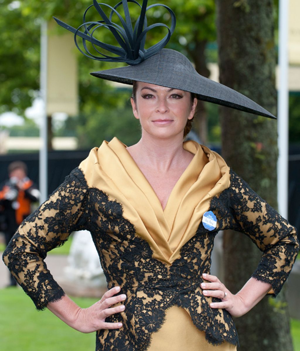 Beatriz de York se vuelve tímida con su sombrero en Ascot