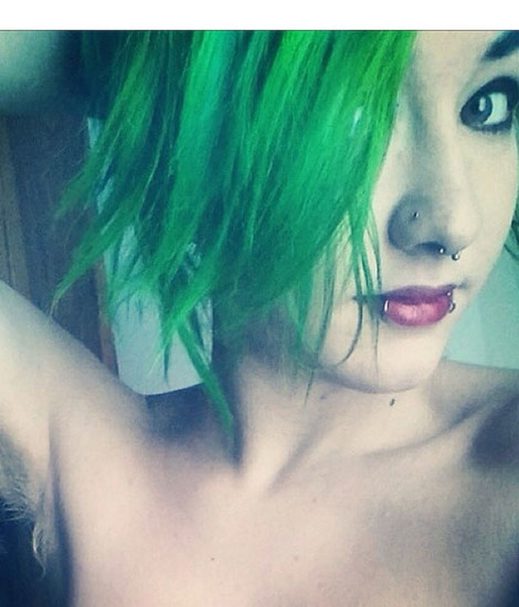 Teñirse el pelo de la axila, ¿Moda o protesta?