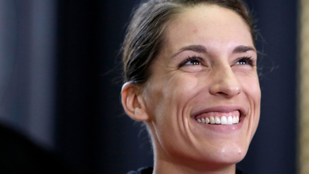 Así es Andrea Petkovic, la tenista que pide matrimonio en Twitter y sube fotos de Messi en calzoncillos