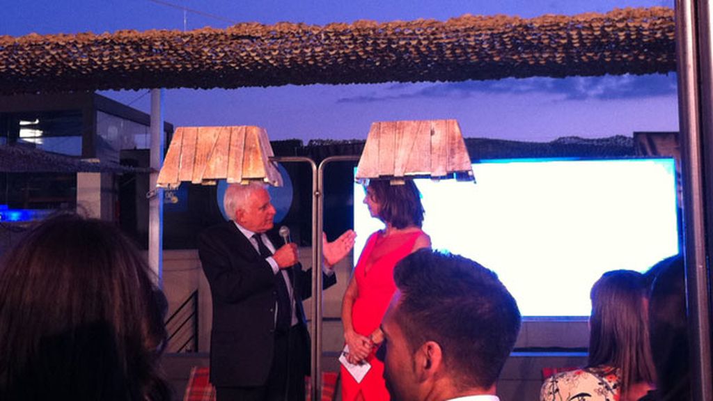 Paolo Vasile felicitó a 'AR' por su gran éxito y ella le agradeció estos 10 años trabajando en libertad