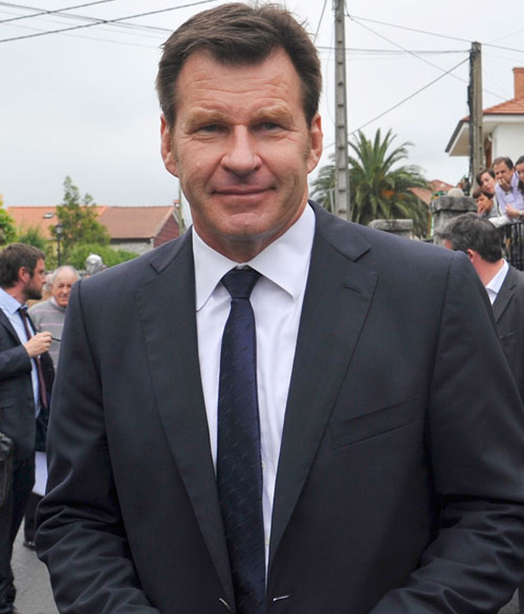 Dolor y grandes recuerdos en el funeral de Seve