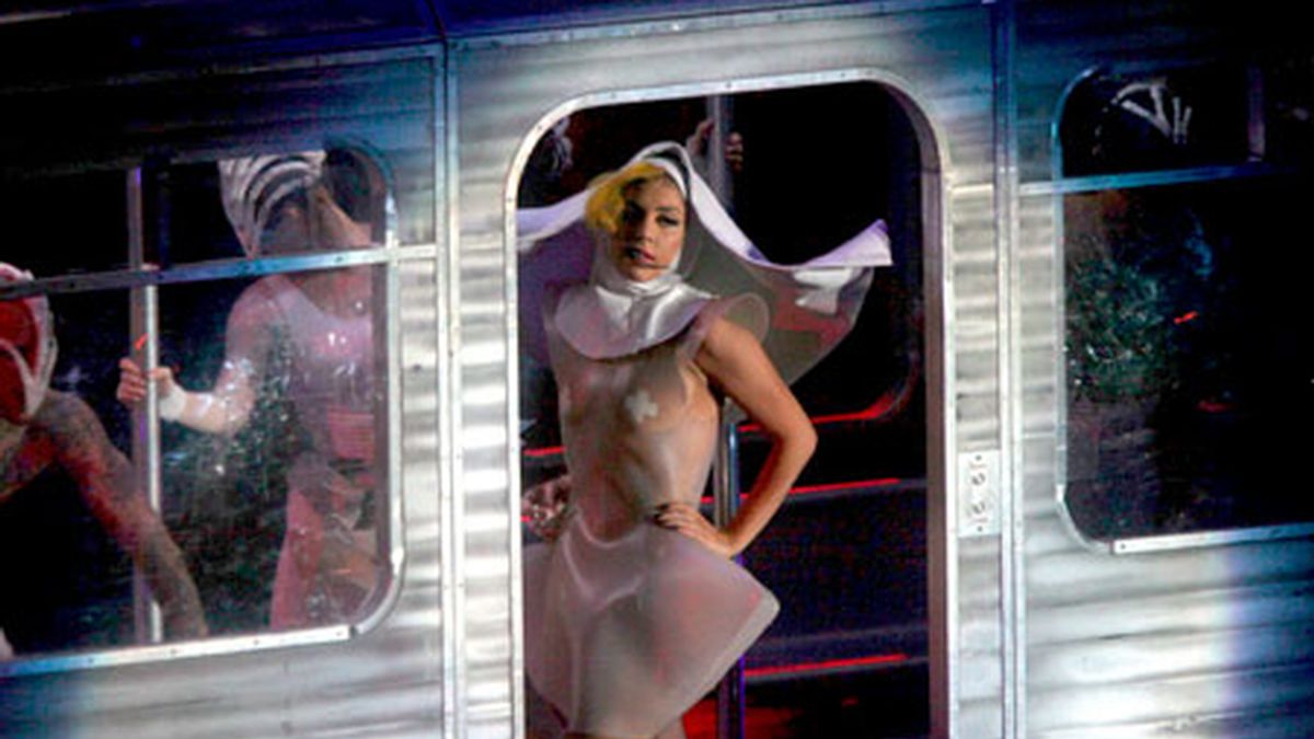 A lo largo de la gira Lady Gaga presenta su disco 'The Fame Monster'. Foto: EFE.