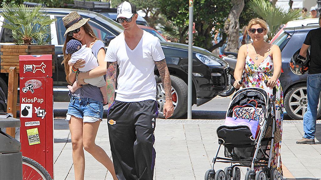 Las primeras vacaciones de Enzo, el hijo de Guti y Romina, en  Ibiza