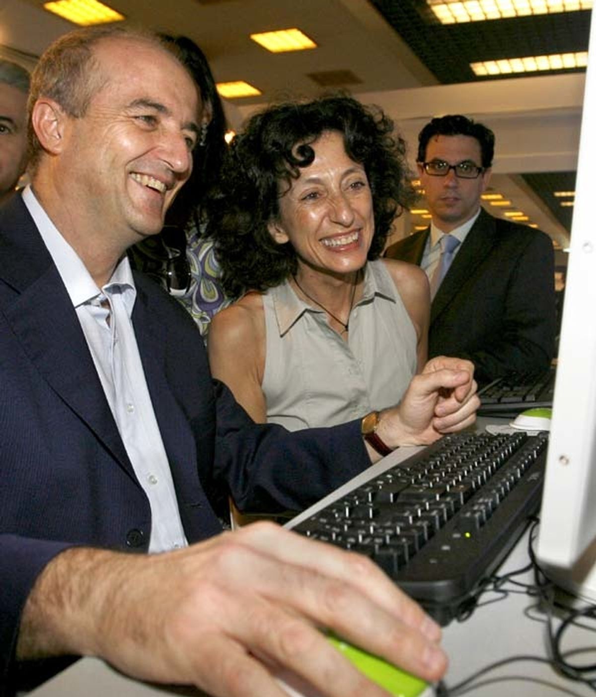 Mercedes Cabrera y Miguel Sebastián en el Congreso de Internet en las Aulas. Foto: EFE