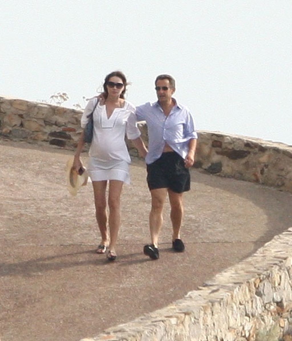 Carla Bruni y Nicolas Sarkozy, embarazados y de vacaciones
