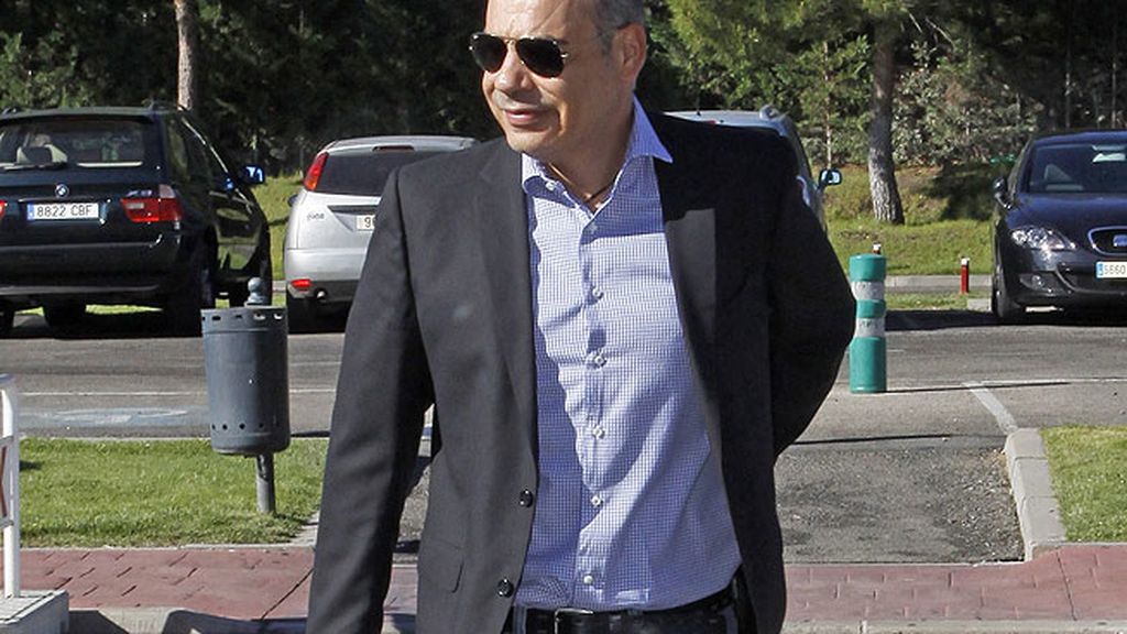 Nacho Abad en el funeral de Pedro Rodríguez