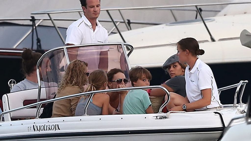 Vanessa veranea con sus hijos mientras Johnny rueda ‘Who Killed Johnny’