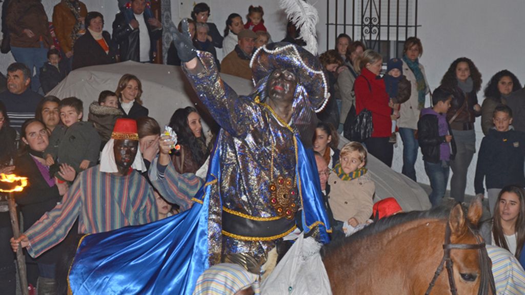 Melchor, Gaspar y Baltasar se ponen sus ropajes más vip