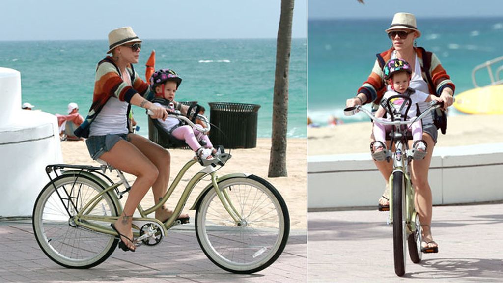 Bustamante, los Beckham, Heidi Klum... así disfrutan las familias sobre ruedas