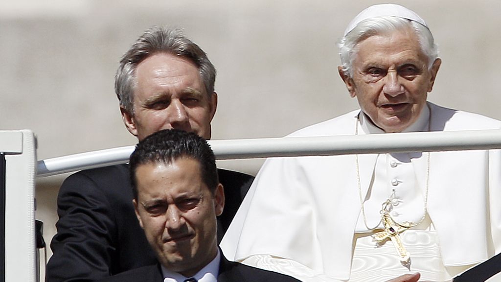 Benedicto XVI renuncia a su papado