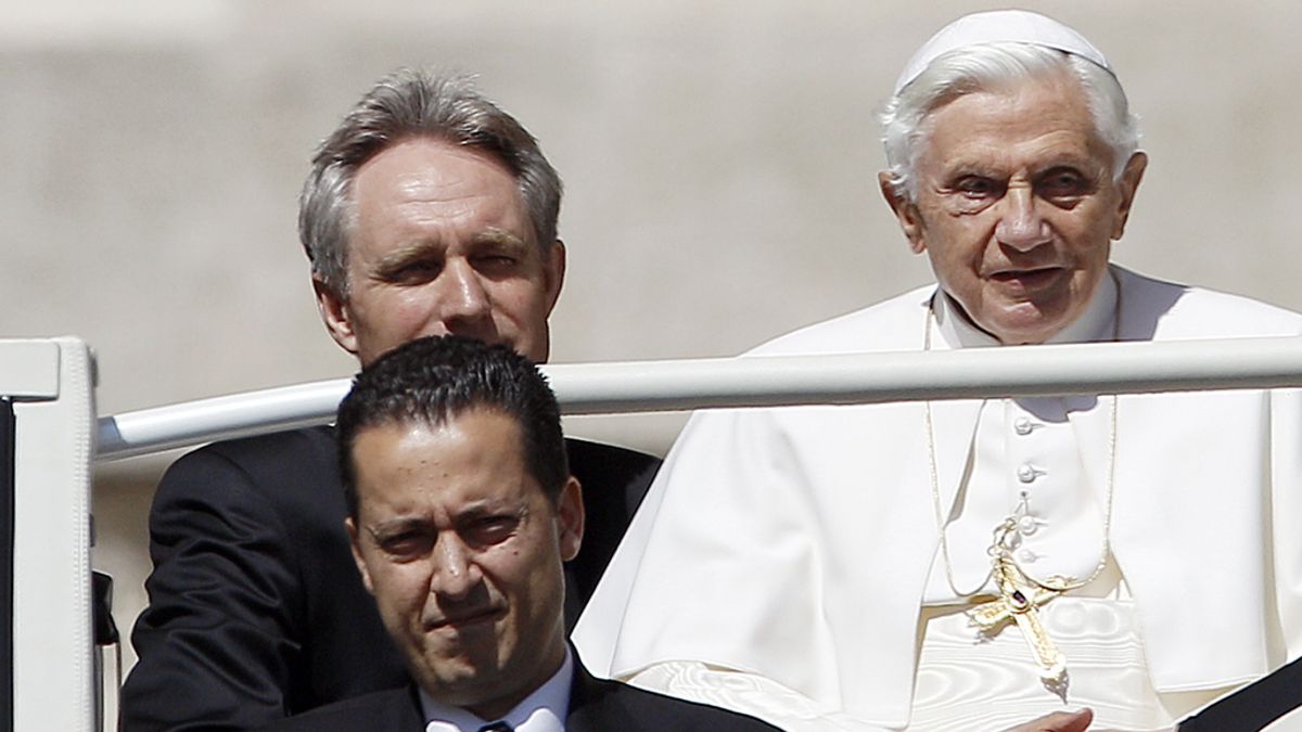 El Papa y su exmayordomo Paolo Gabriele. Foto: Reuters