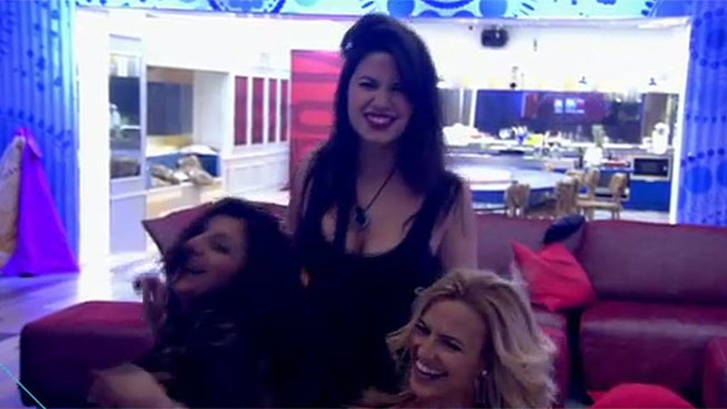 Las chicas sacan su lado lás provocativo en la fiesta del este martes