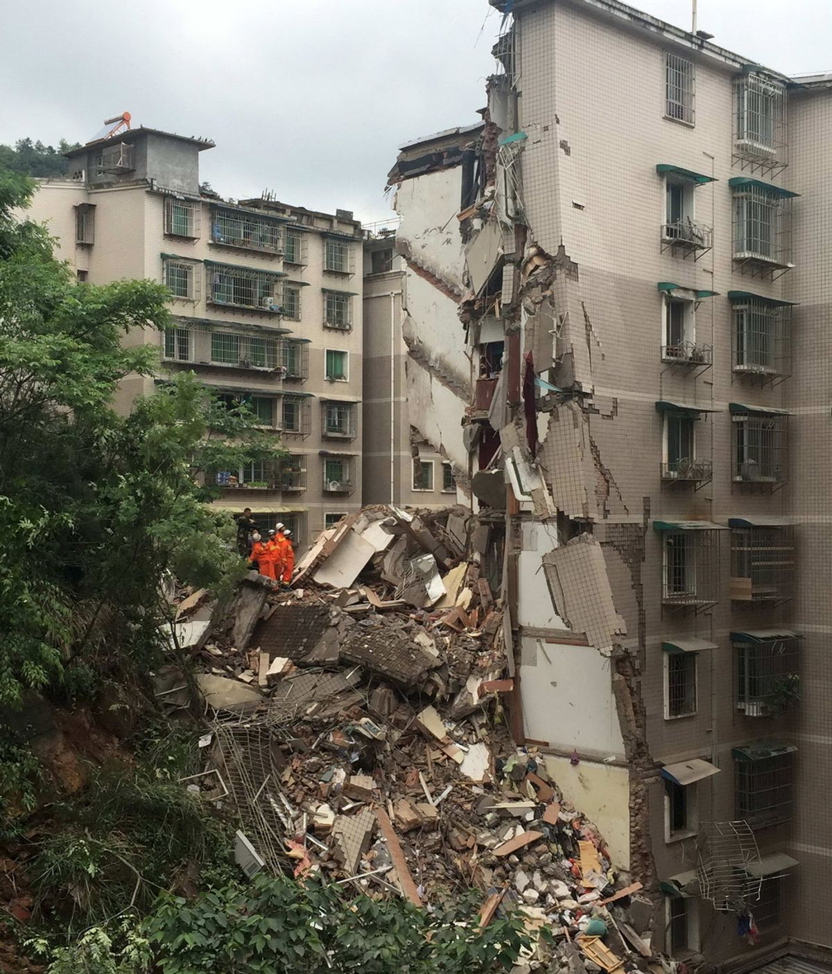 Fallecen las 16 personas atrapadas en los escombros de un edificio en China