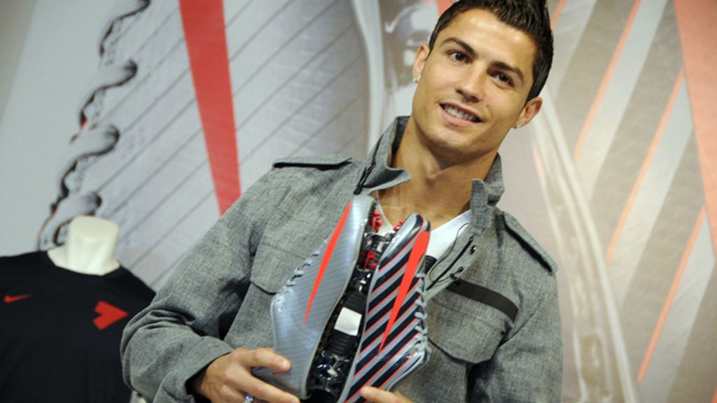 Cristiano Ronaldo, como un niño con zapatos nuevos