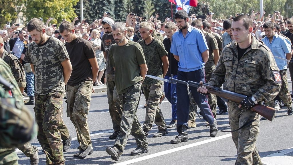 Los separatistas prorrusos realizan un 'desfile' de 