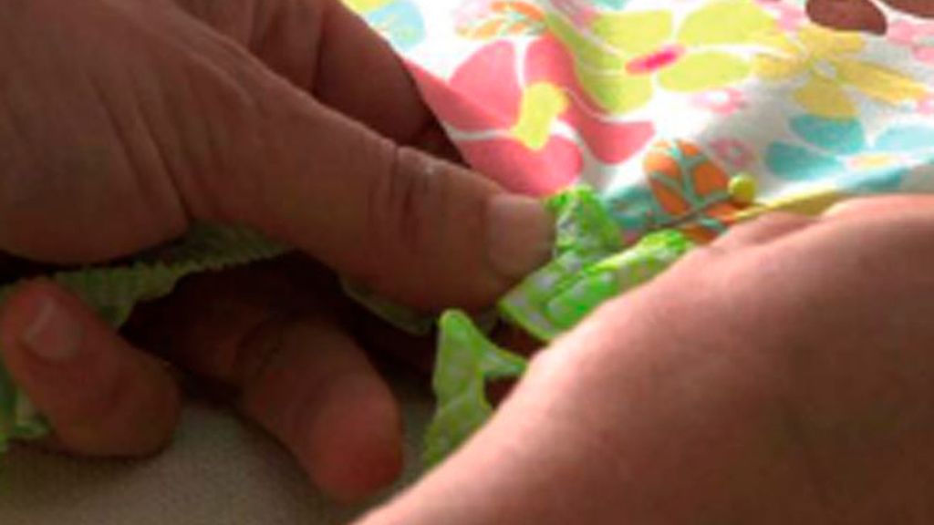 Tricotosas 37: Vestido de volante para niña