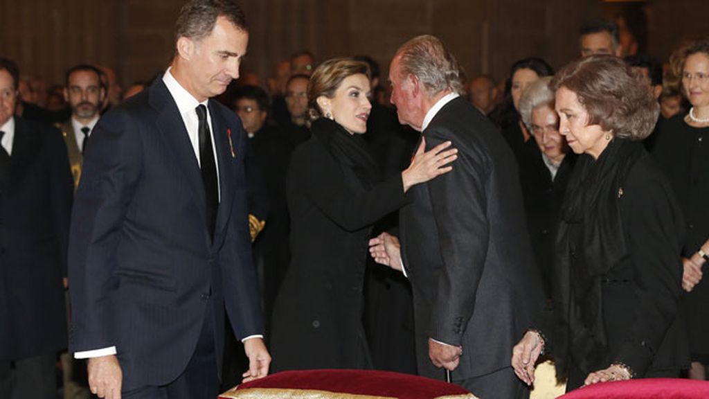Los cuatro Reyes saludándose a su llegada a la basílica