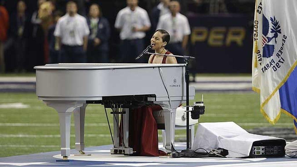 Beyoncé y Alicia Keys funden los plomos de América en la Super Bowl