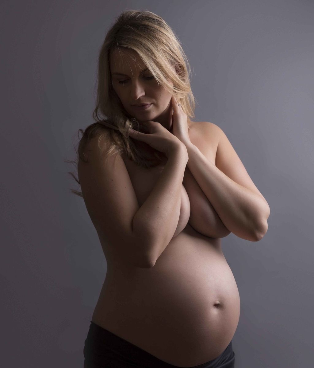 Abogadas, empleadas de banca, periodistas… inmortalizan su feliz momento