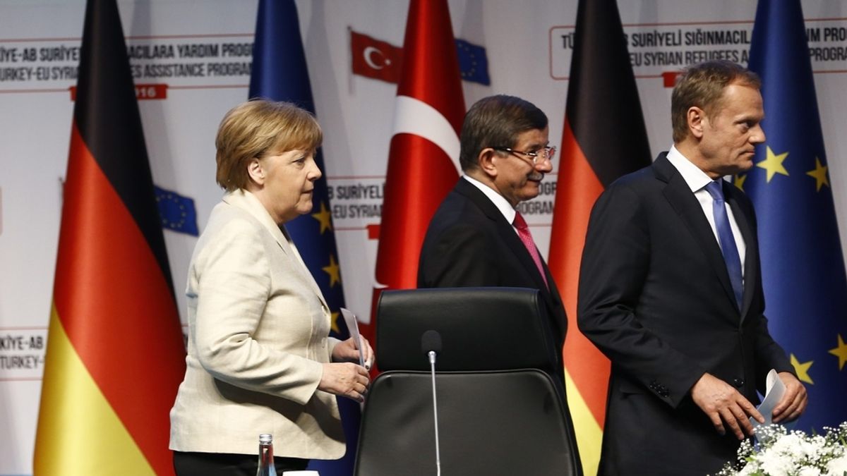 Merkel, Davutoglu y Tusk