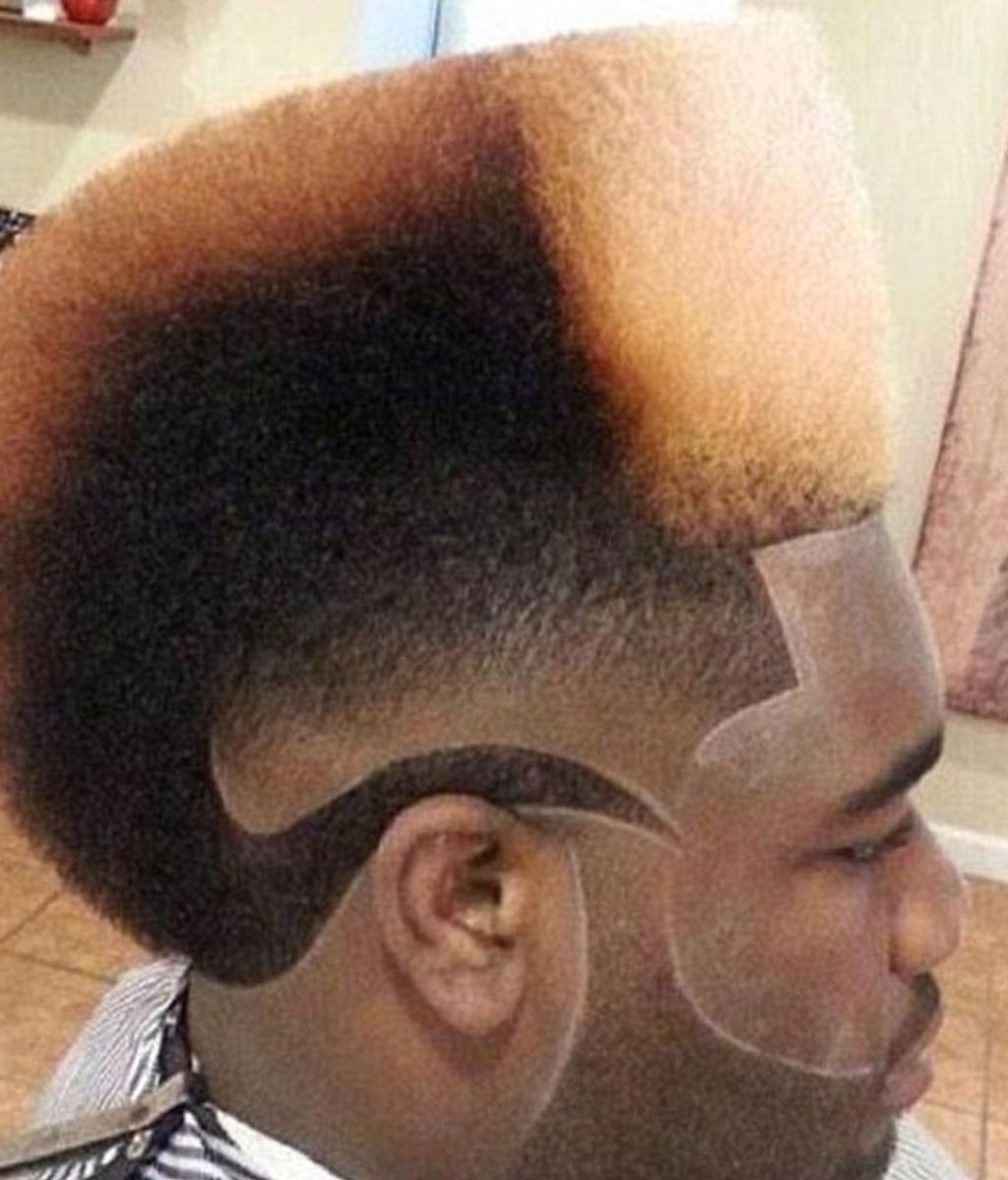 Estos hombres eligen un estilo peculiar para lucir su cabello