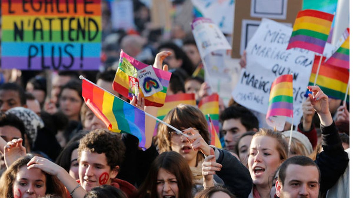 Miles de personas se manifiestan en París a favor del matrimonio homosexual