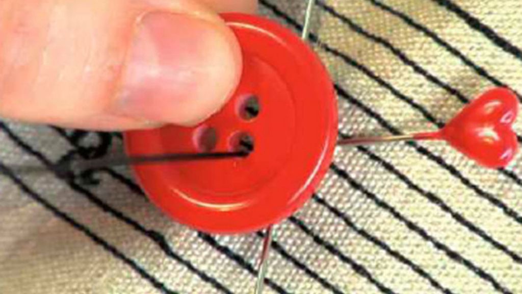 Tricotosas 24: Coser un botón
