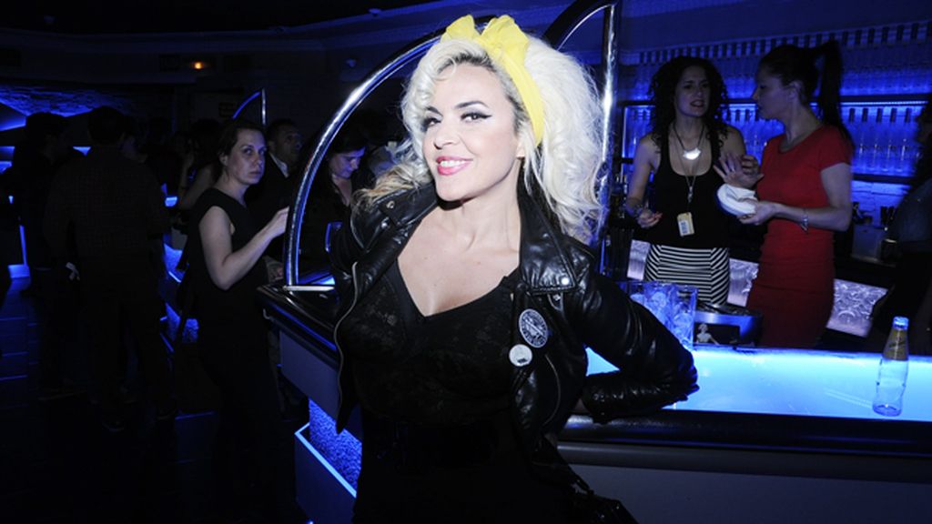 Silvia Superstar también quiso apoyar al equipo de "The Hole" en esta celebración