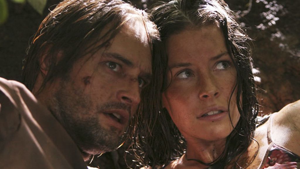 Kate y Sawyer en el barro