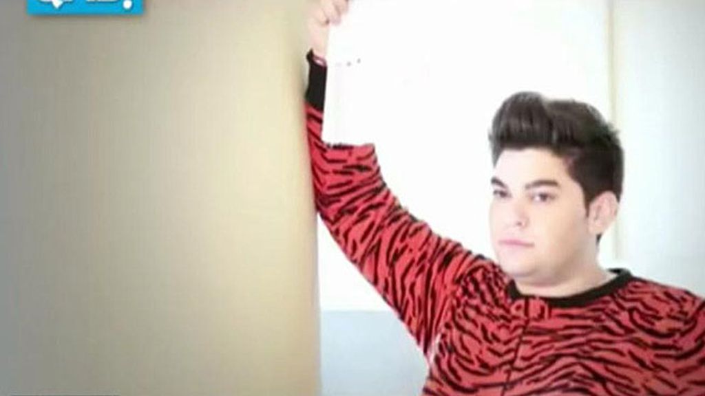 El amigo de Chabelita posa para '¡Qué me dices!'