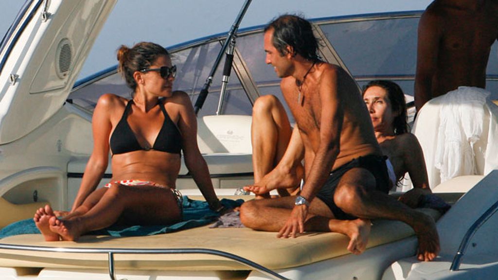 María José Suárez se tuesta en Ibiza