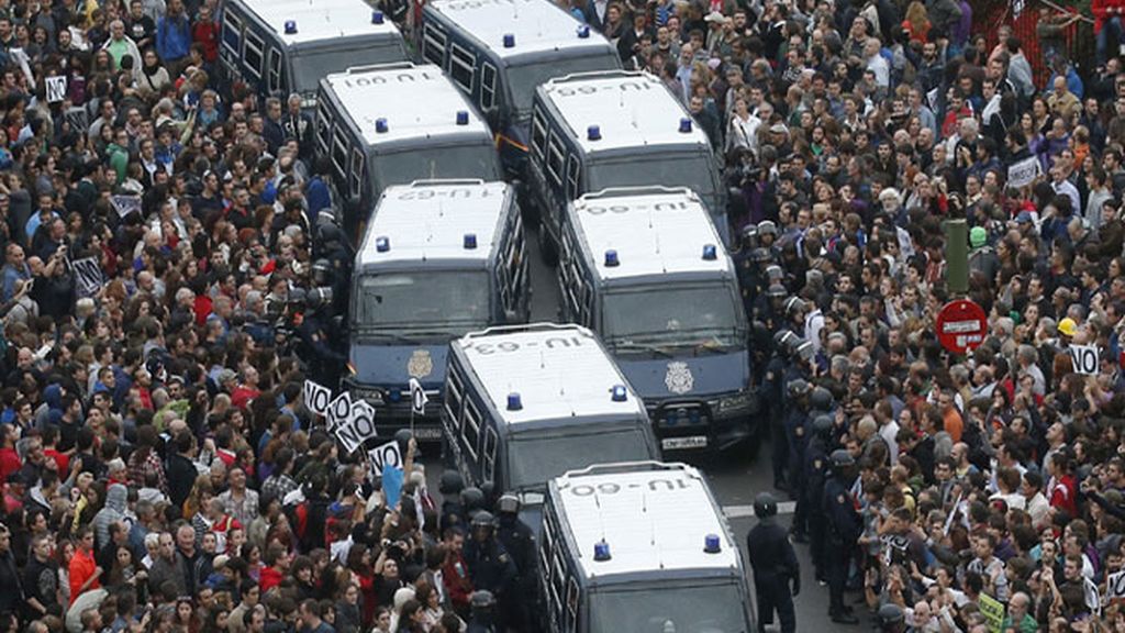 Cargas policiales en los alrededores del Congreso