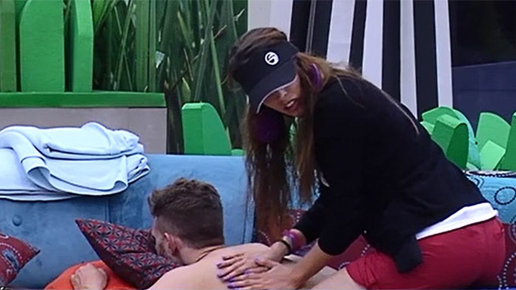 La pareja protagonizó imágenes subiditas de tono en el jacuzzi