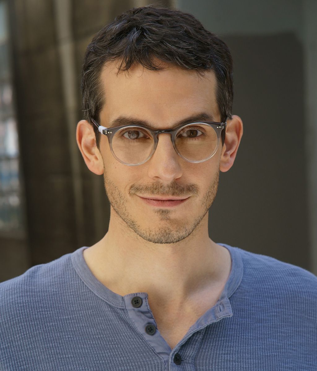 Simon (Tate Ellington)