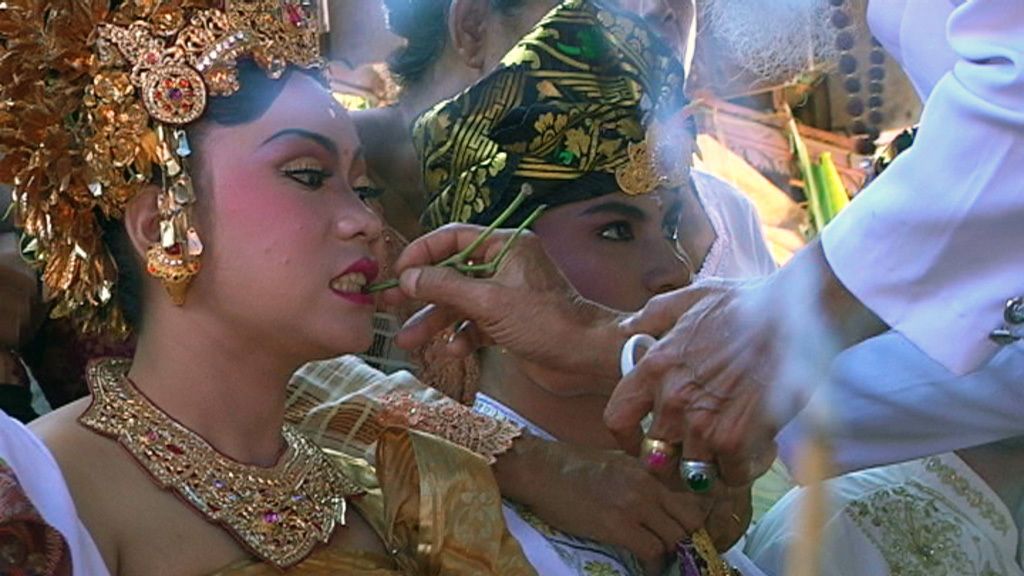 Las mejores fotos de una boda balinesa con 'Callejeros Viajeros'