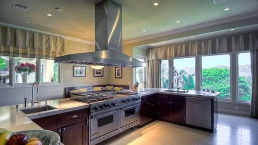 Mark Wahlberg vende su espectacular mansión de Beverly Hills