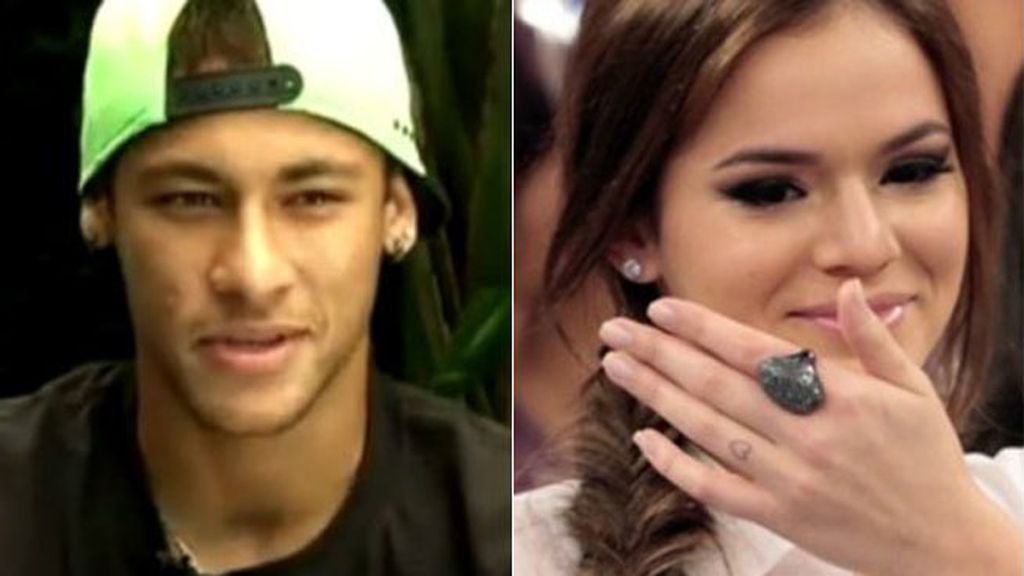 Neymar sorprende a su chica en directo