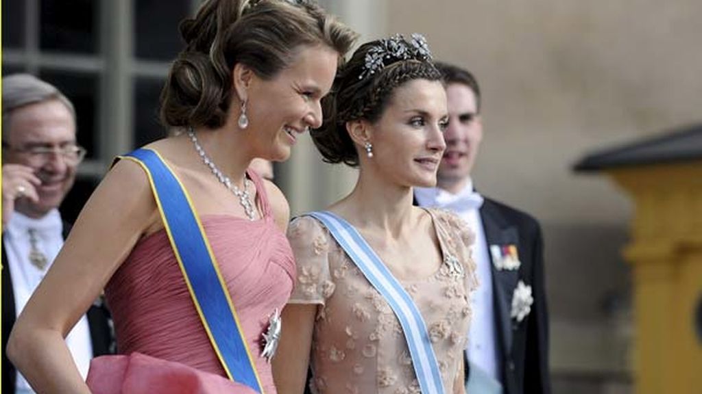 Doña Letizia con la princesa Matilde de Bélgica