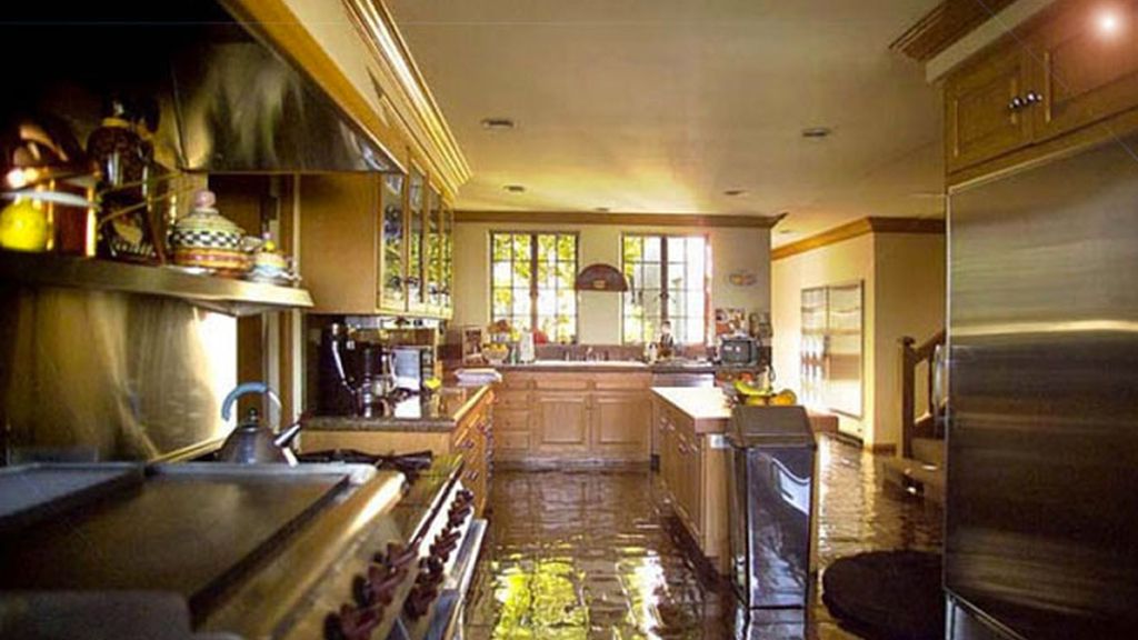 Sandra Bullock se compra una mansión con gimnasio, pista de tenis, piscina y minicine