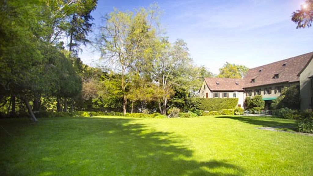 Sandra Bullock se compra una mansión con gimnasio, pista de tenis, piscina y minicine