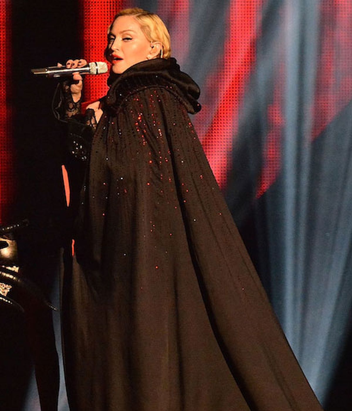 El porqué de la caída de Madonna en los Brit Awards 2015