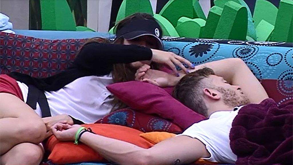 La pareja protagonizó imágenes subiditas de tono en el jacuzzi