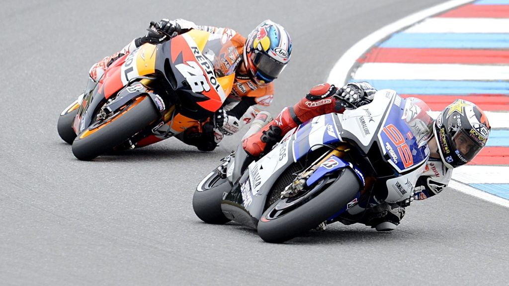 Pedrosa intenta dar caza a Lorenzo en la carrera de Brno