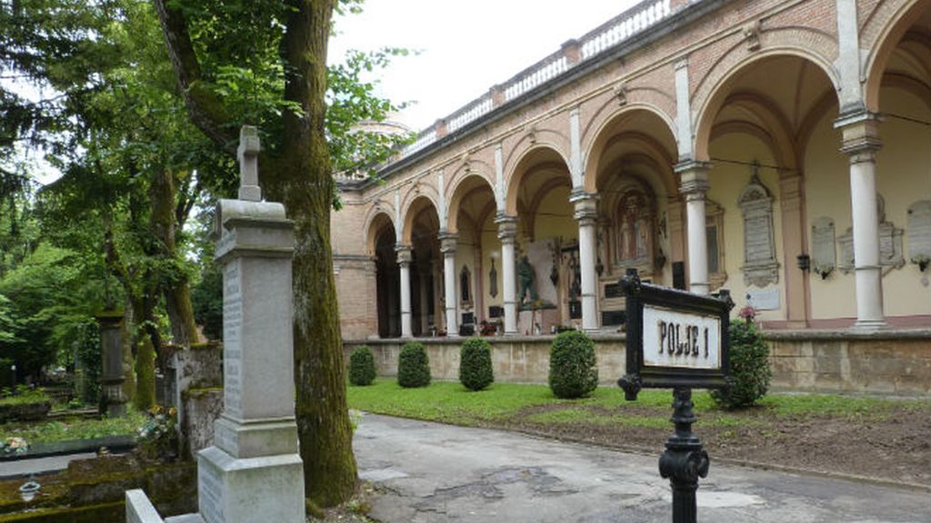 cementerio. arcadas