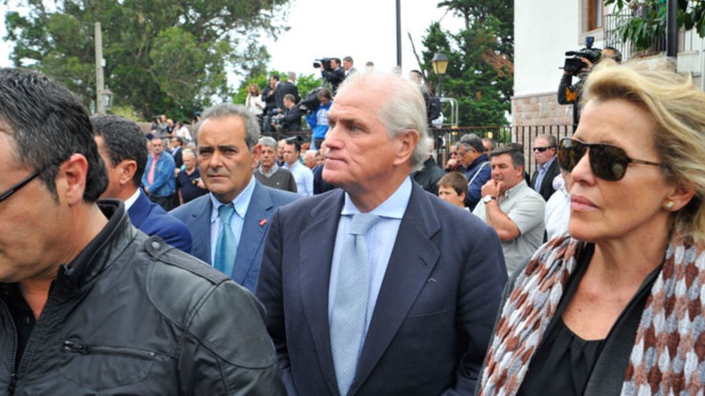 Dolor y grandes recuerdos en el funeral de Seve