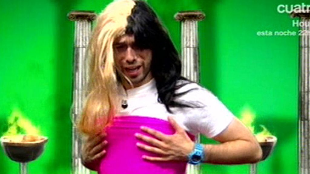 Dani disfrazado de Mónica Naranjo