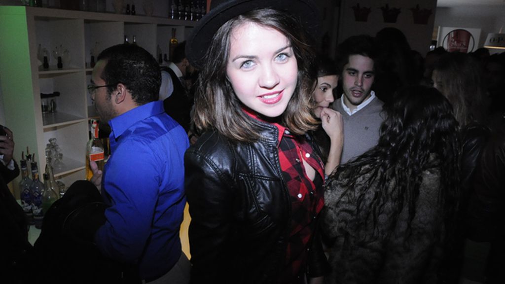 Malena Costa y Eva González, de uñas