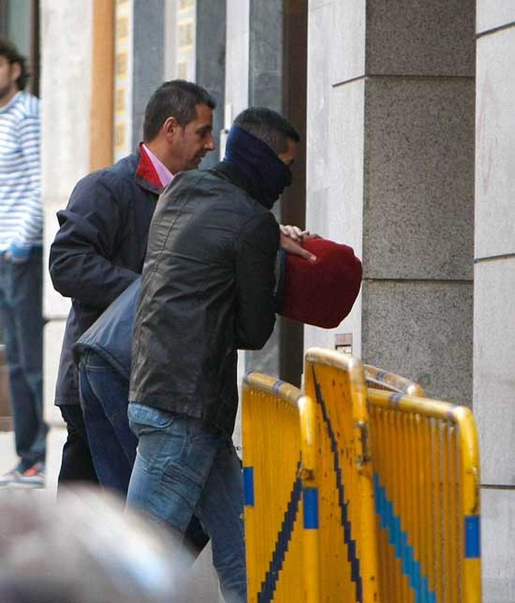 el pirata detenido adbu willy, ante la fiscalía de menores